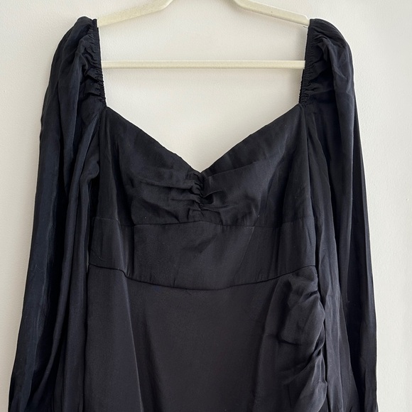 PrettyLittleThing Plus Black Shimmer Ruched Detail Puff Sleeve Bodycon Dress,NWT - Picture 5 of 16